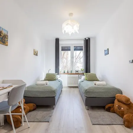 3 Comfort Capybara Free Parking By Citybeat